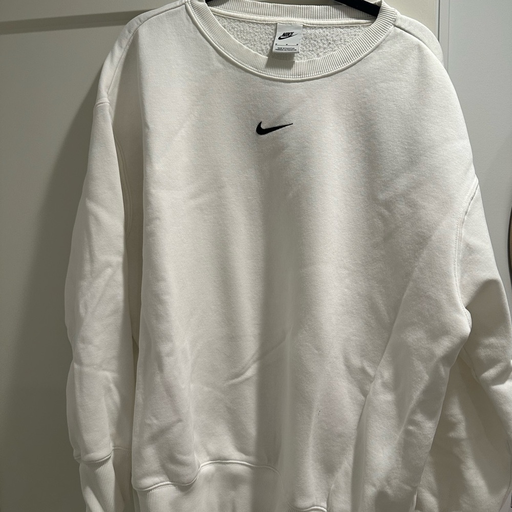 Nike White Crewneck Sweater Classic Design